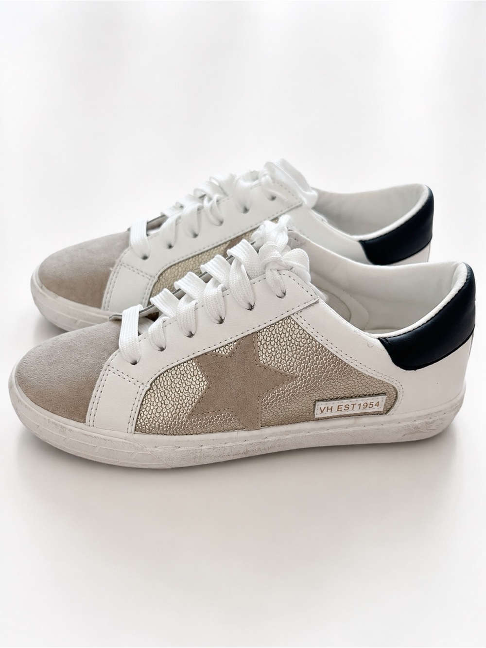 Vintage Havana White Leather Sneakers with Beige Star and Black Heel